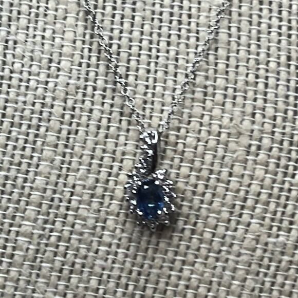 PREMIUM KANCHANABURI BLUE SAPPHIRE, WHITE ZIRCON SUNBURST NECKLACE in PLATINUM - Picture 3 of 11